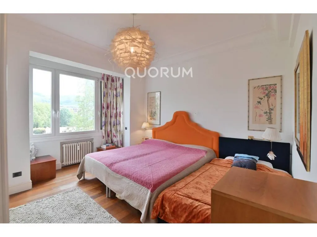 Chambres - Señorial Flat with Park Views in Abando, Bilbao