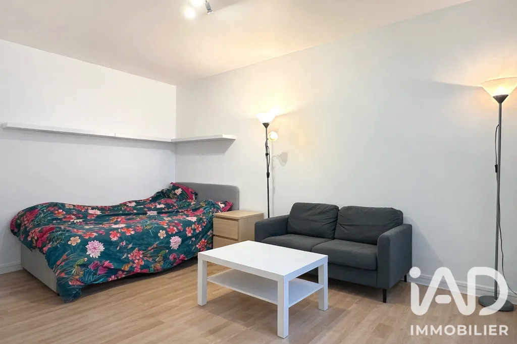 Dormitorios - Renovated Studio with Balcony in Aubervilliers
