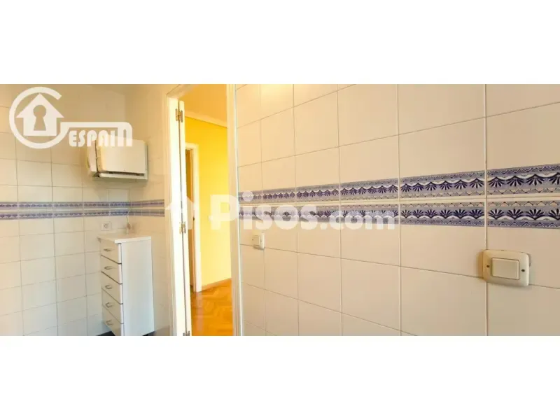 Vannitoad - Duplex with Private Garage in Madrid