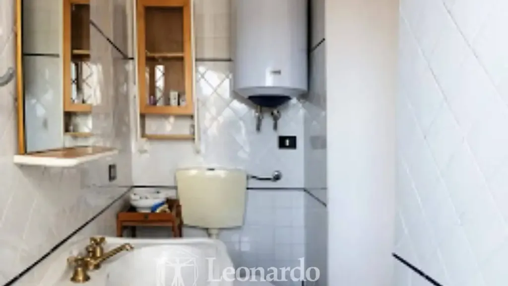 Bathrooms - Rustic Terraced House with Sea View in Massarosa