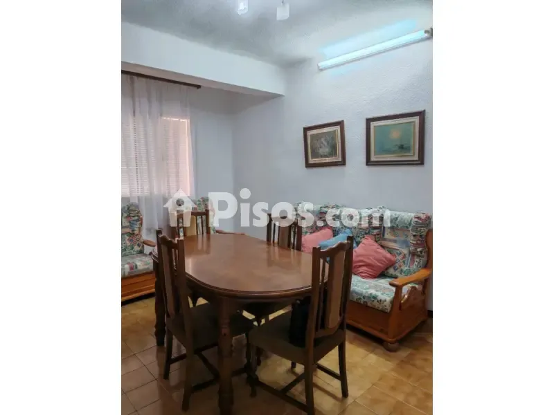 Salle à manger - Student-Friendly Flat with Balcony in Plaza de Toros
