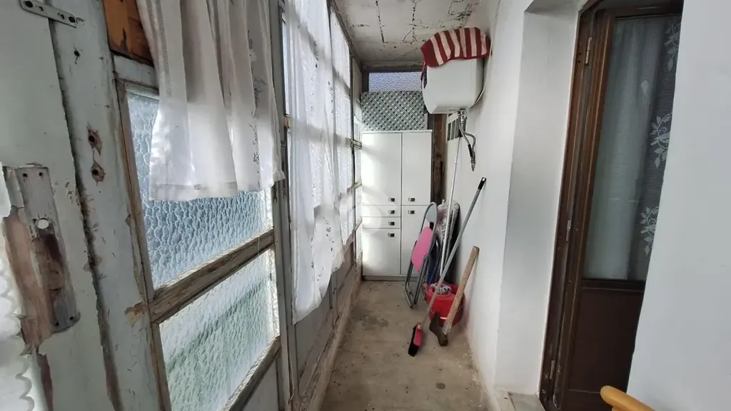 hallway_entrance