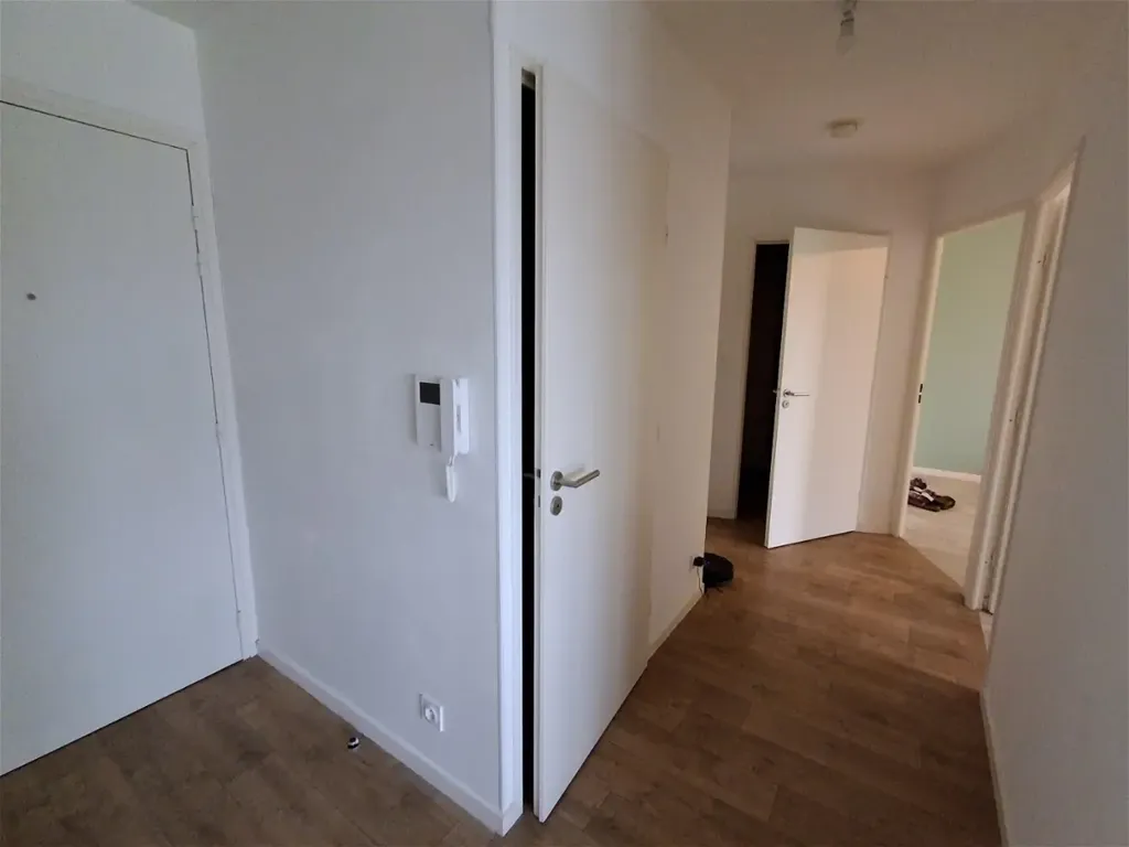 Esik - 3-Bed Flat with South Balcony in Guilers