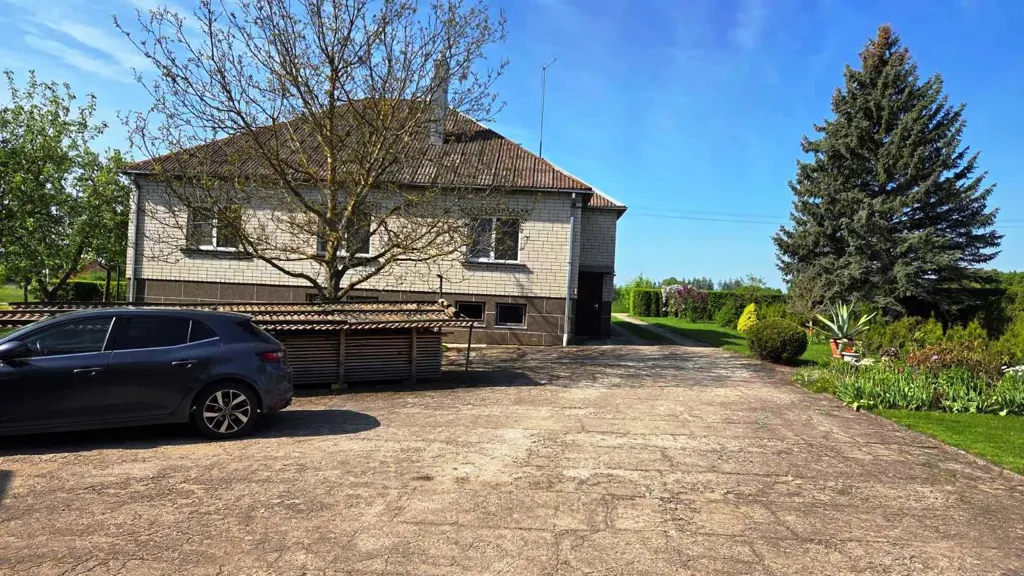 Välivaade - House with Garage and Garden in Radžiūnai