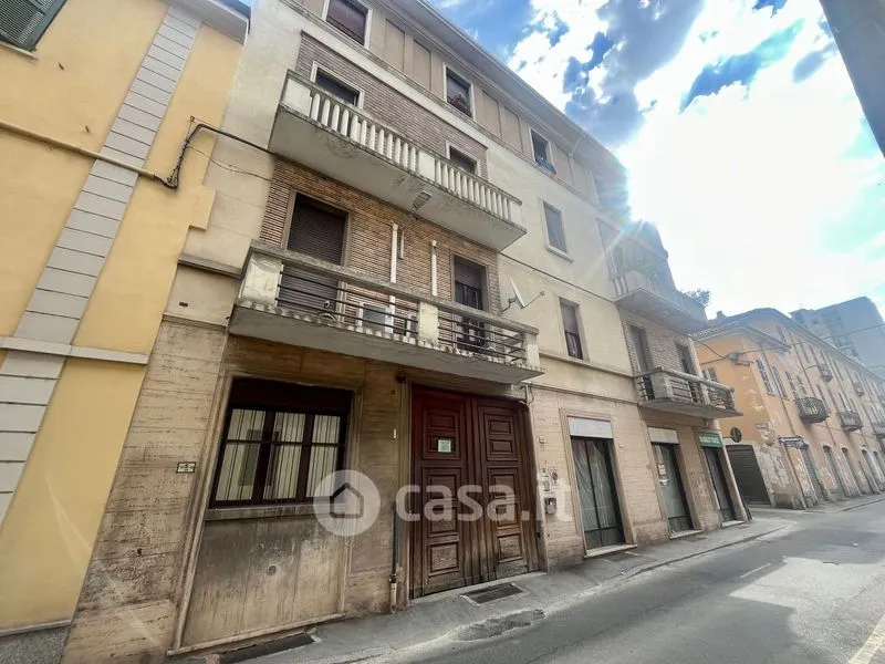Välivaade - Rearranged Apartment with Balcony in Alessandria