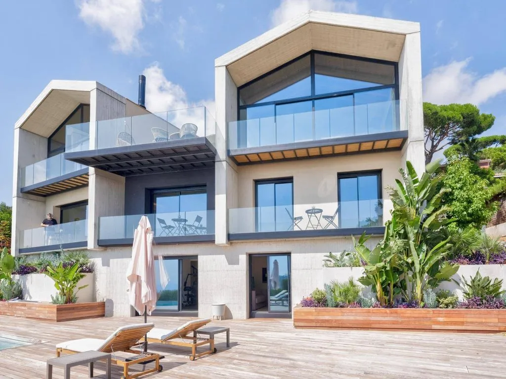 Piscine - Luxury Villa with Sea Views in Cabrils