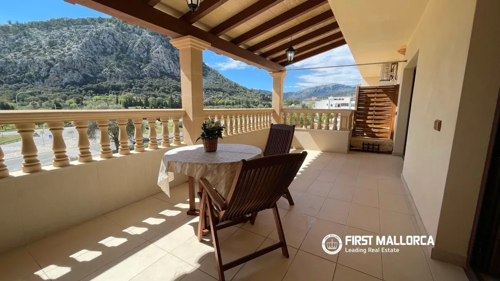 Terrace - Furnished Apartment with Mountain View in Pollensa