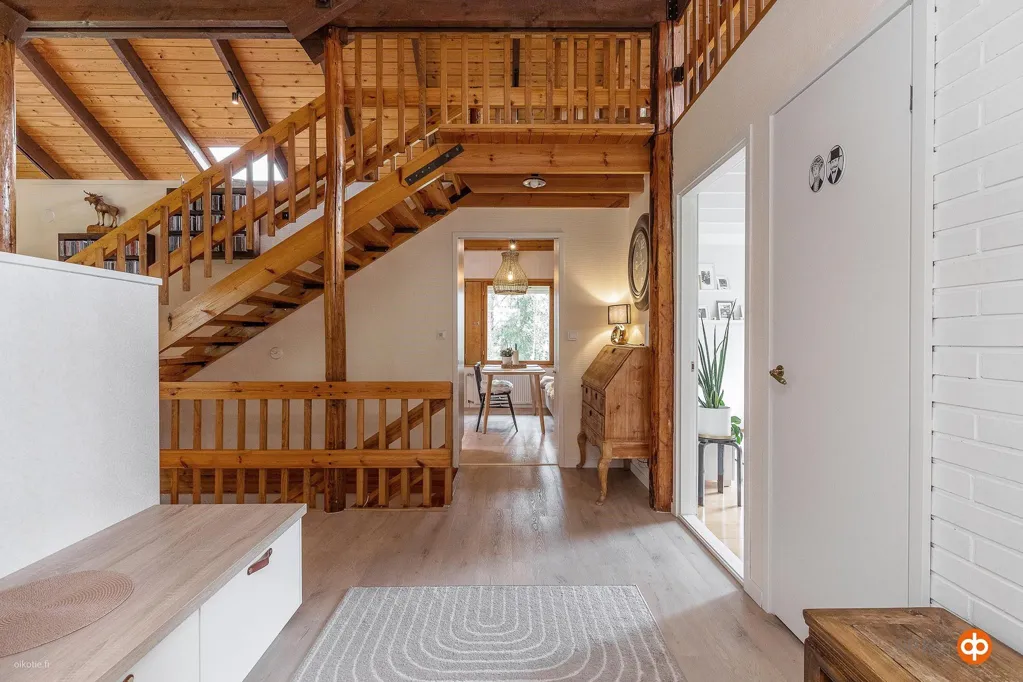 Ingresso - Architectural House with Garden in Halikko