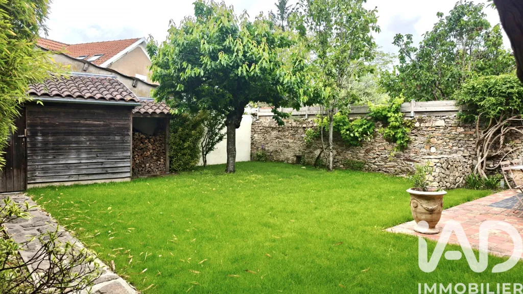 Garden - Charming Townhouse with Garden in Couëron
