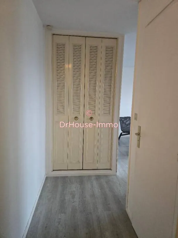 Esik - Compact Flat with Parking in Rouen