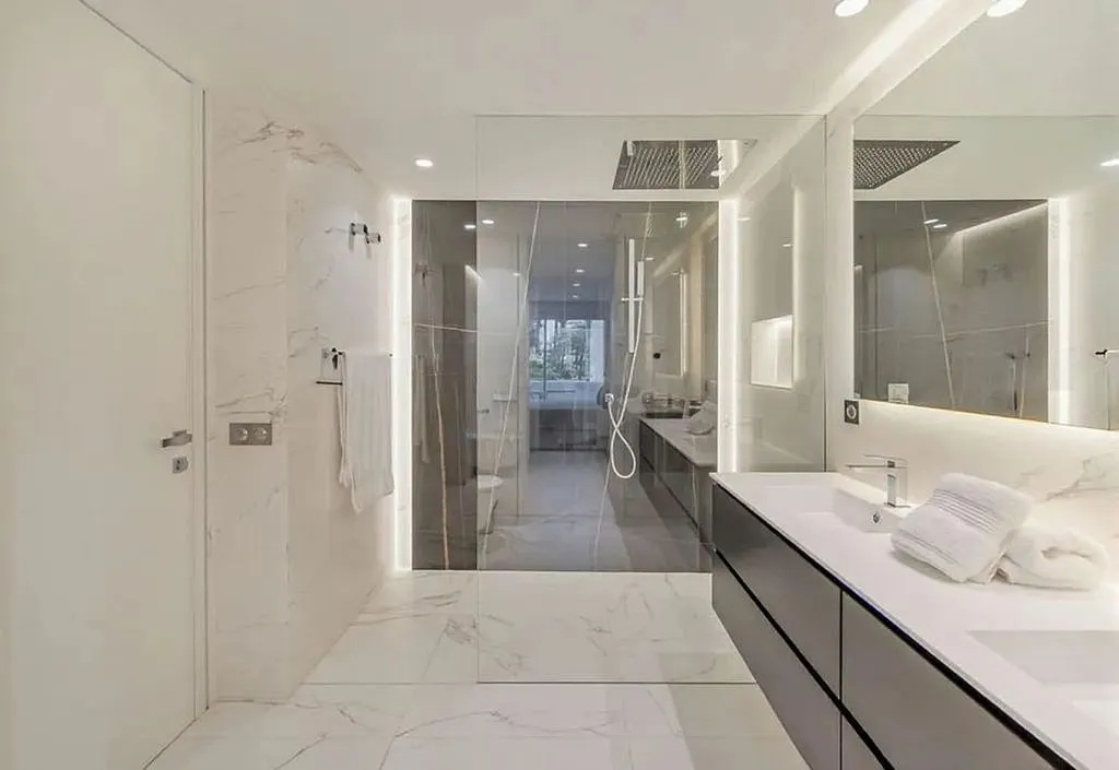 Vannitoad - Duplex with Pool in Marbella's Golden Mile
