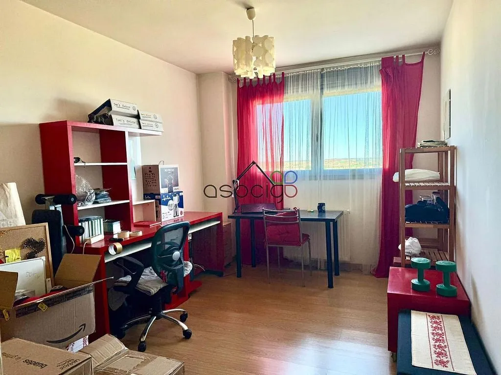Office - Apartment with Garage in Las Cañas