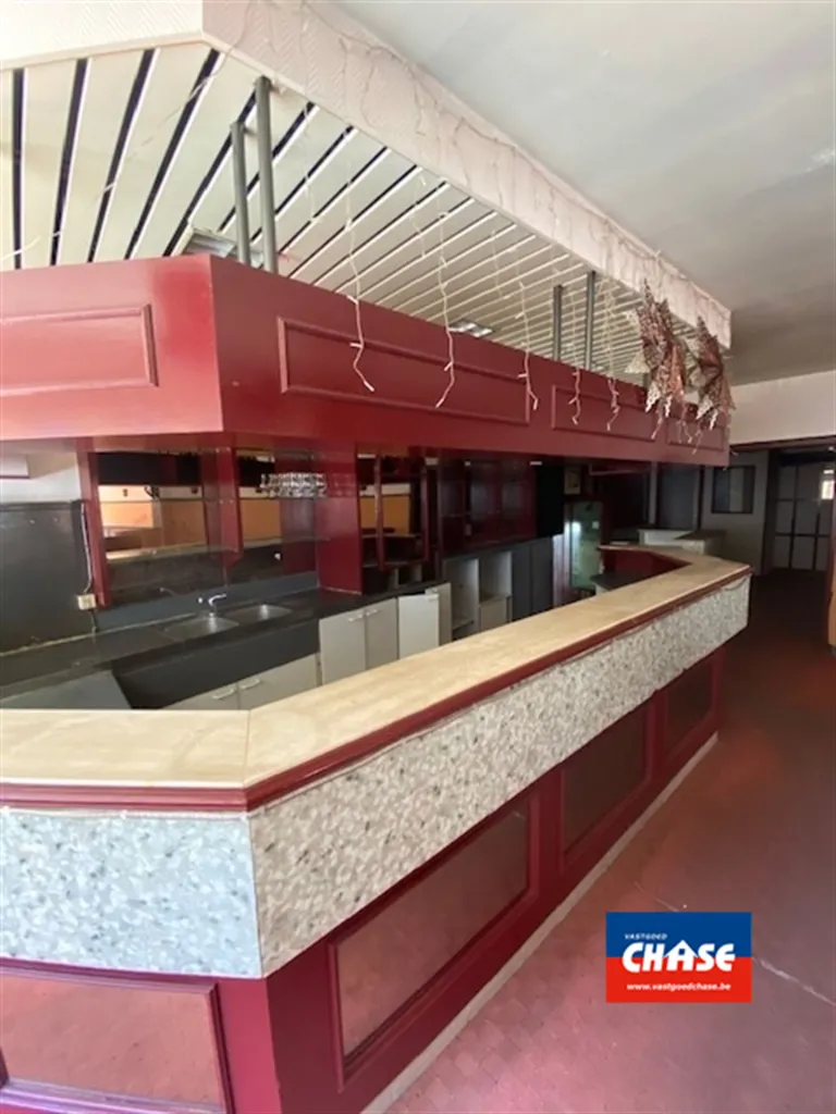 Pièces - Grande Surface Commerciale au Centre de Hoboken