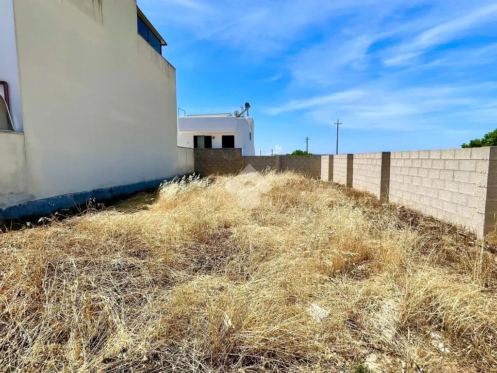 Aed - Buildable Plot in Semi-Central Ugento