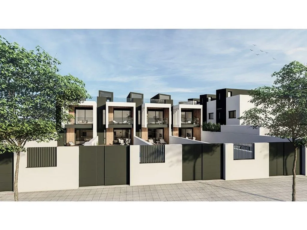 Semi-detached House with Pool in Pueblo Zone