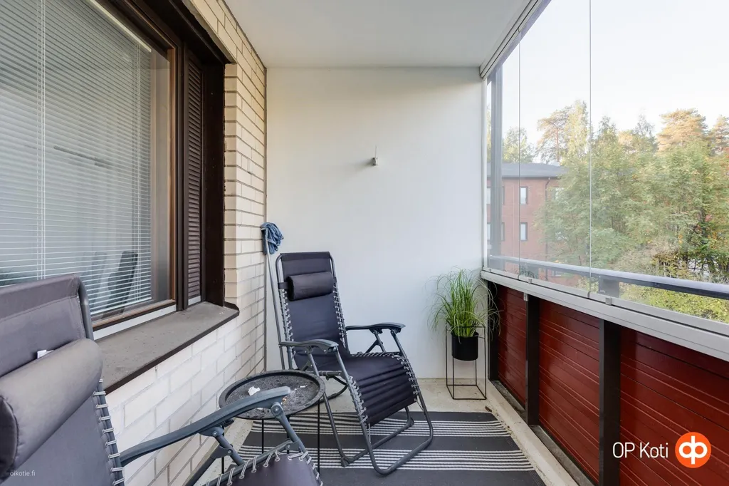 Rõdu - Renovated Flat with Glazed Balcony in Mäntylä