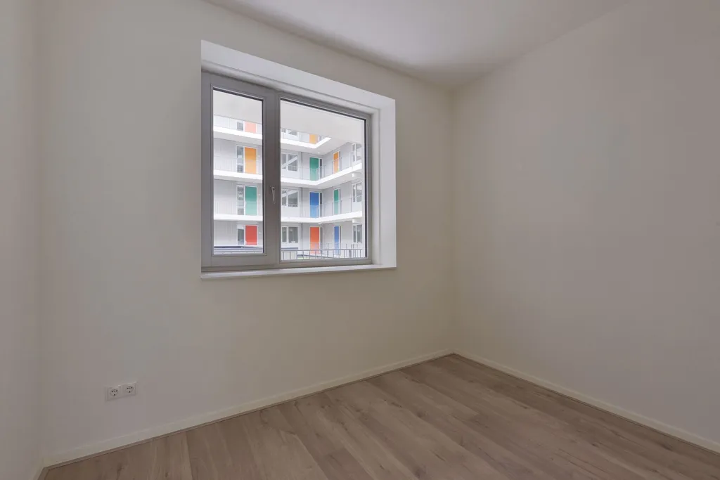 Rooms - Three-Bedroom Apartment with Balcony in Den Haag
