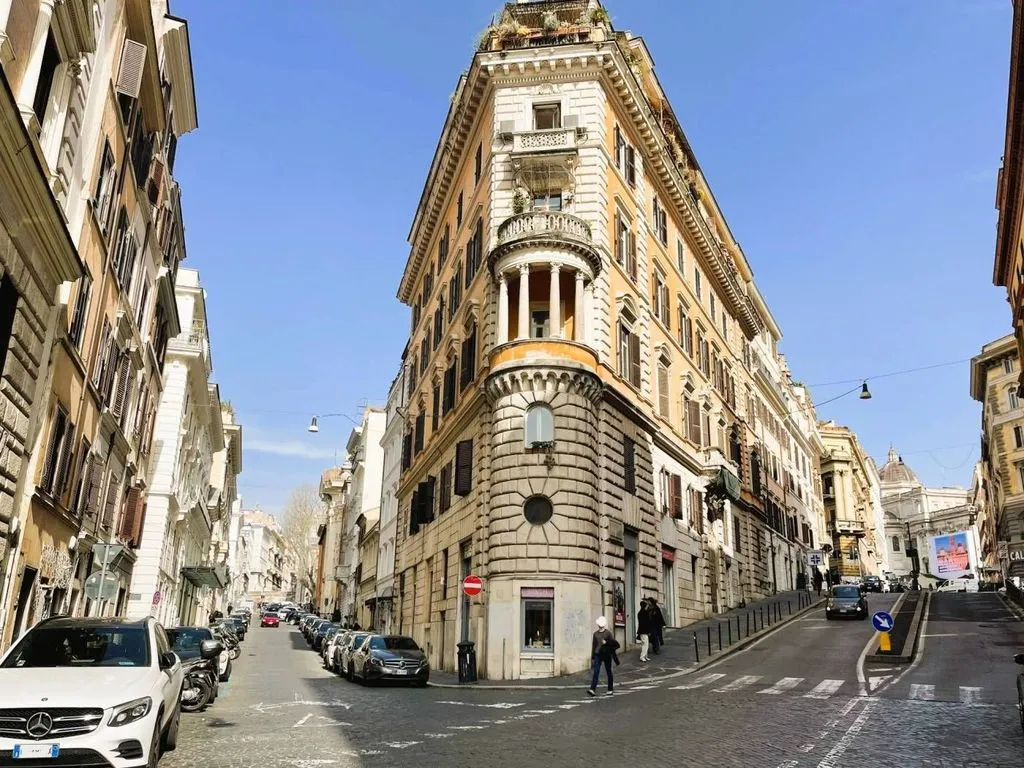 Välivaade - Luxury Flat with Balcony in Rome's Monti