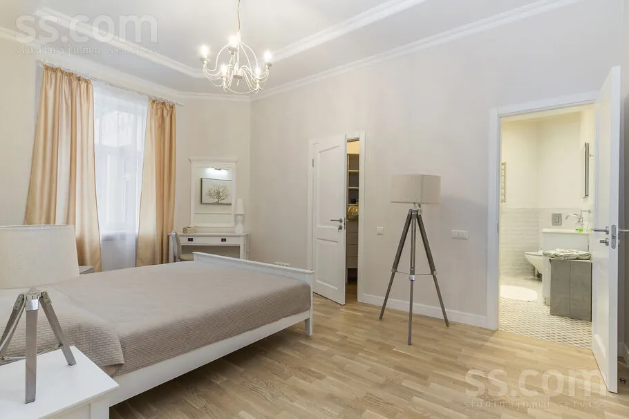 Magamistoad - Modern Apartment with Courtyard View in Riga Centre