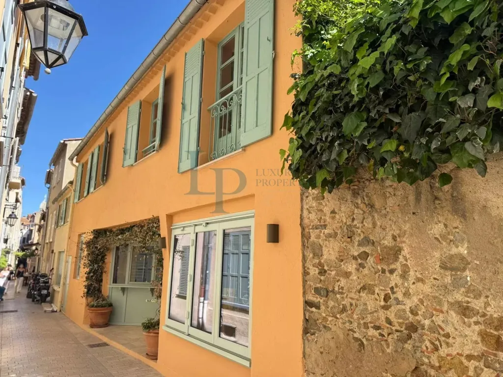 Välivaade - Duplex with Patio in Saint-Tropez Village