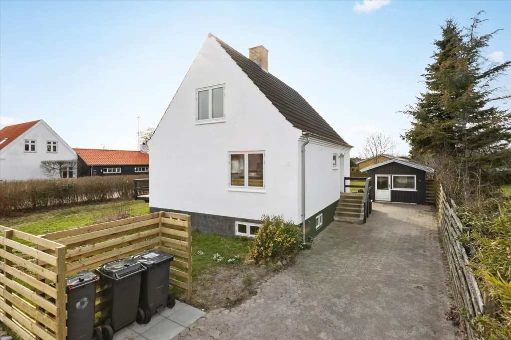 3-toaline maja asukohas Hals