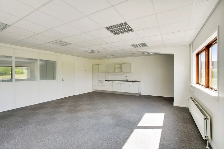 Kabinet - Office Space with Secure Parking in Svenstrup J