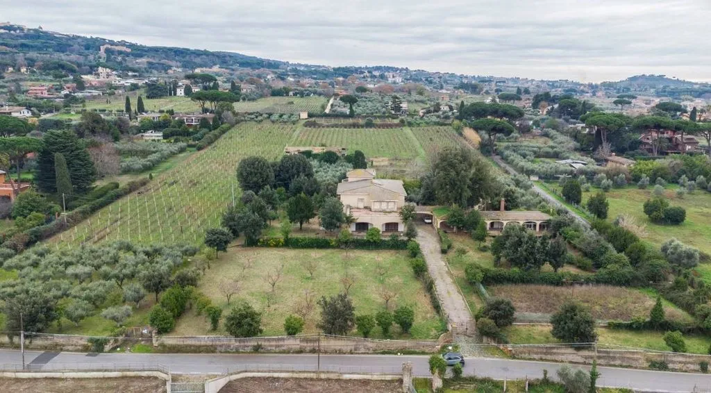 Õhuvaade - Colonial Villa with Pool in Marino, Rome