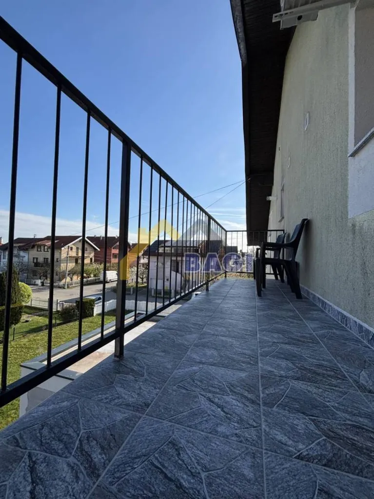 Balcon - Modern Flat with Balconies in Sesvete, Zagreb