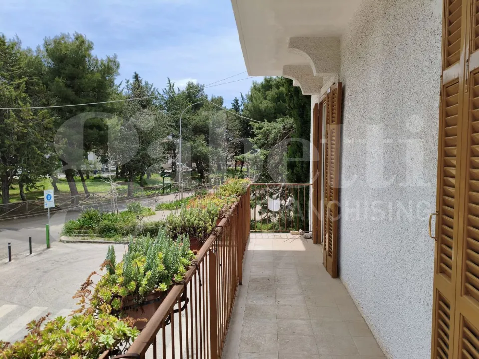 Balcon - Apartment with Balconies in Quasano