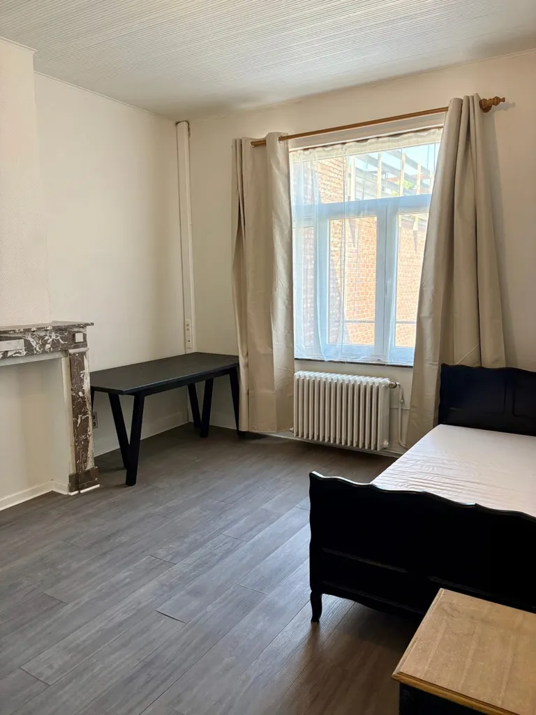 Magamistoad - 8-Bedroom House with Terrace in Anderlecht