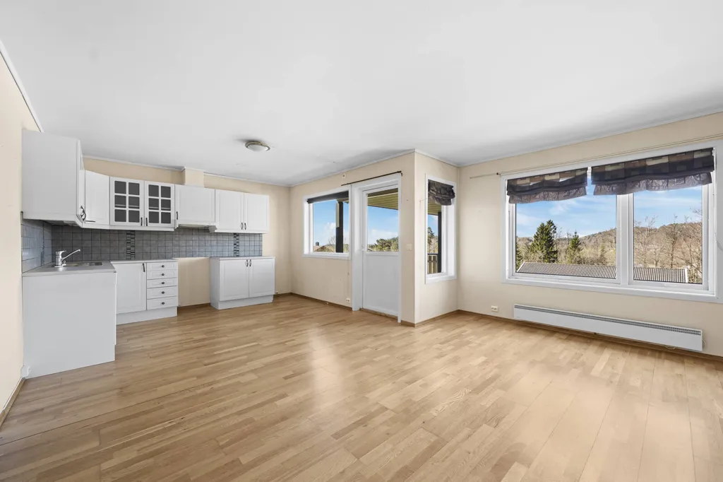 Köök - Apartment with Balcony in Tveteneåsen