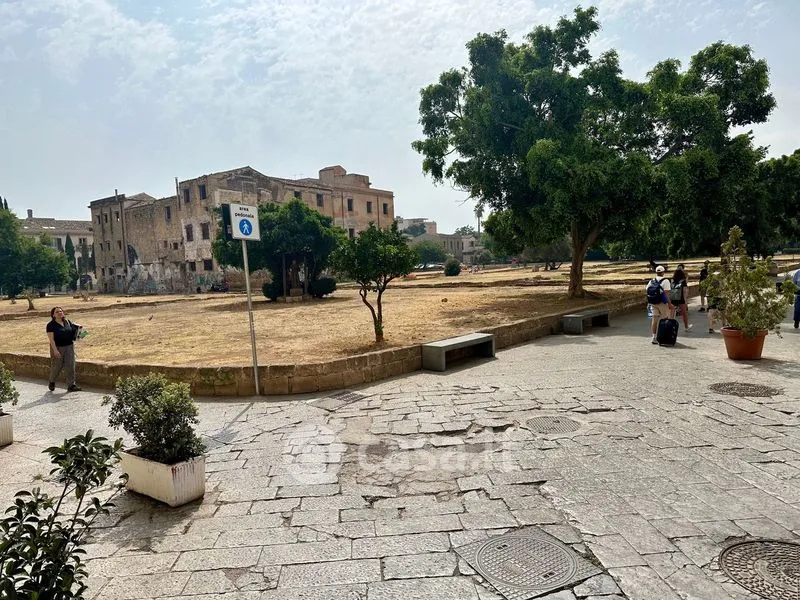Fully Furnished Flat with Balcony in Palermo