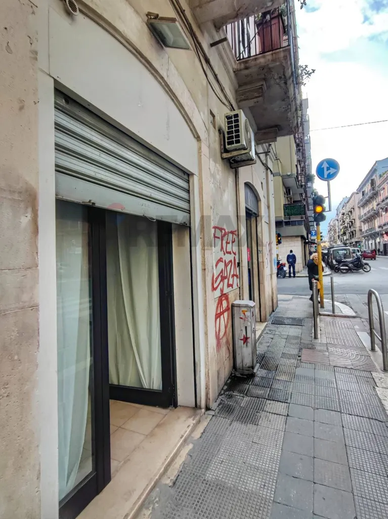Extérieur - Commercial Space with Vaulted Ceilings in Bari