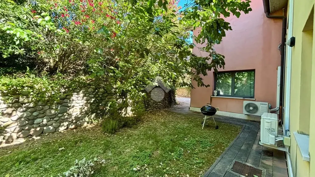Giardino - Historic Villa with Pool in Sona