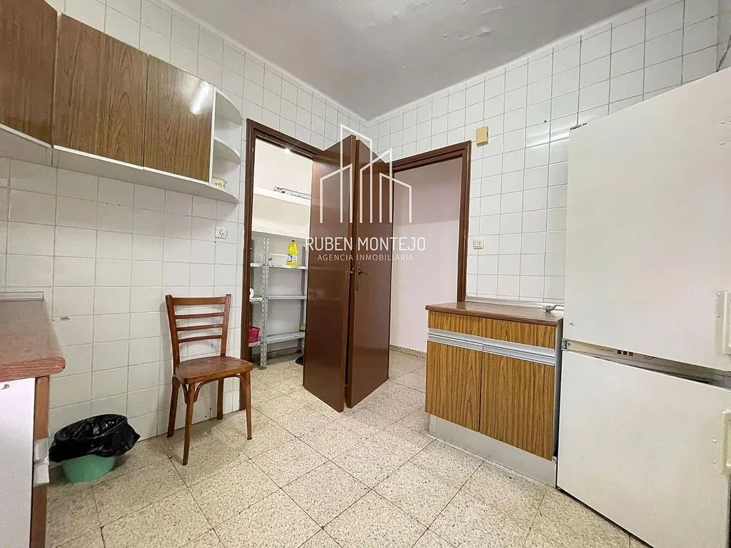 Kitchen - Student Flat with Terrace in Carmelitas, Salamanca