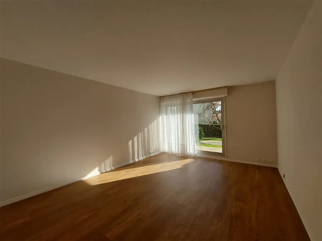 Pièces - Appartement Rénové avec Terrasse à Royan