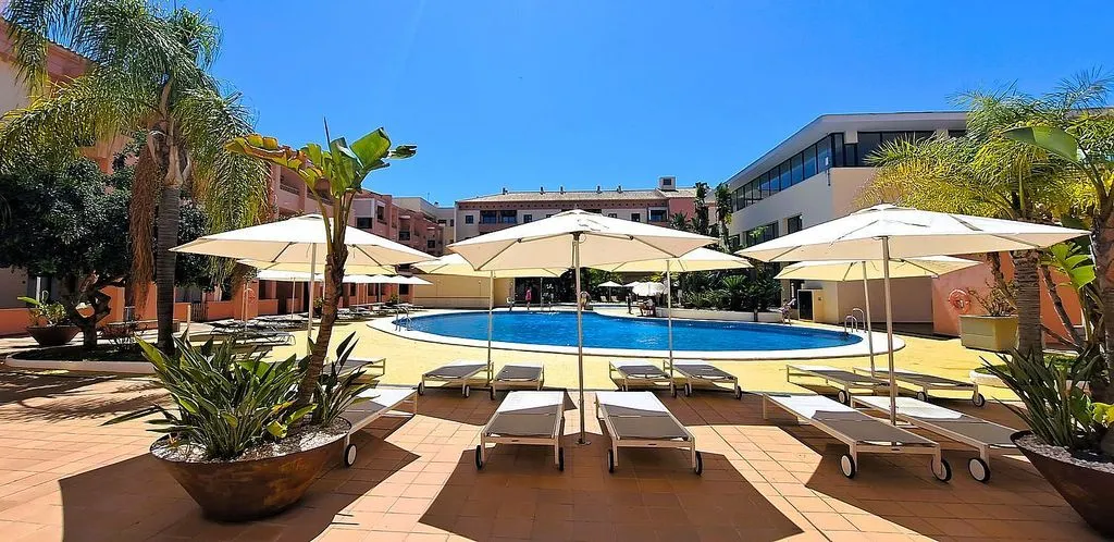 Piscina - 1-Bed Apartment with Pool on Avenida Del Decano