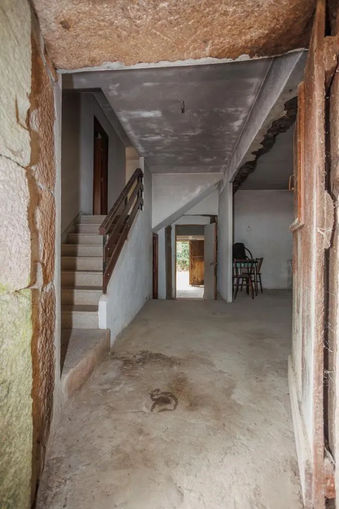 Stanze - Restoration Opportunity with Forest in Silleda