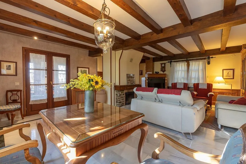 Salle à manger - Chalet with Pool and Terrace in Nívar