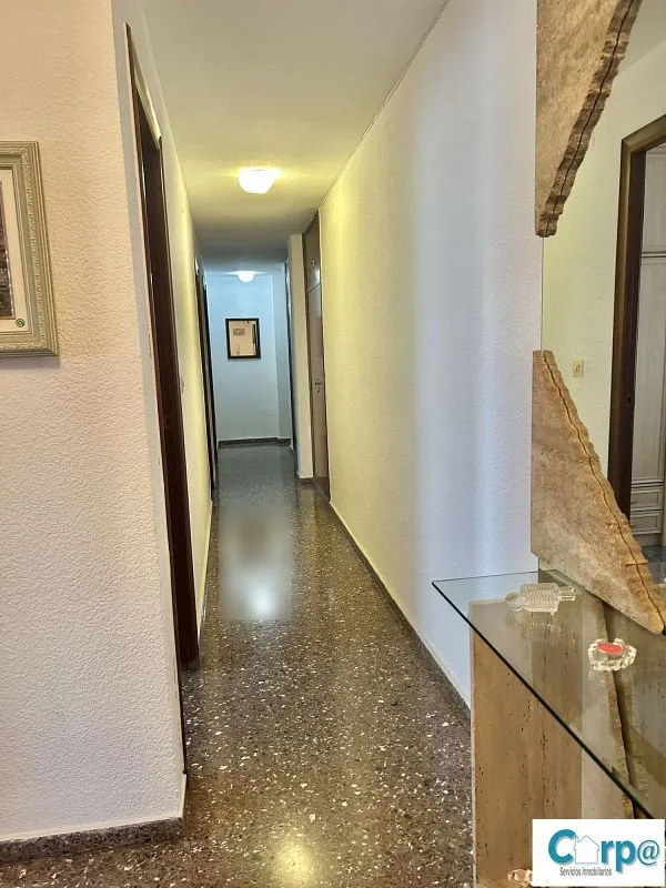 Esik - Apartment with Balcony in La Torre