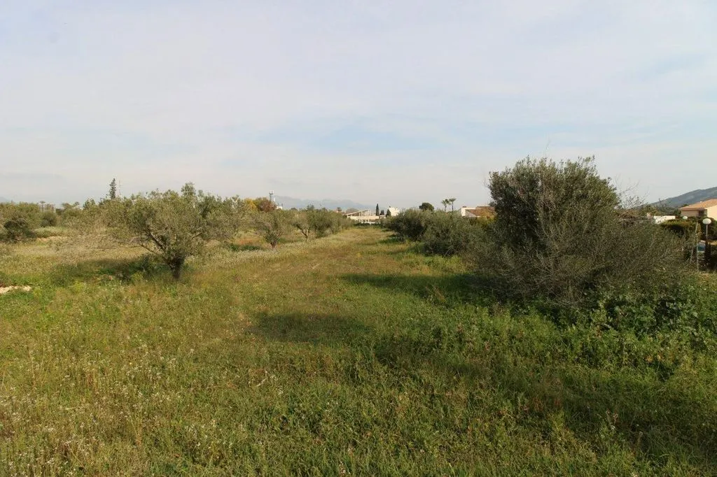 Jardin - Developable Land with Semi-Renovated House in Benidorm