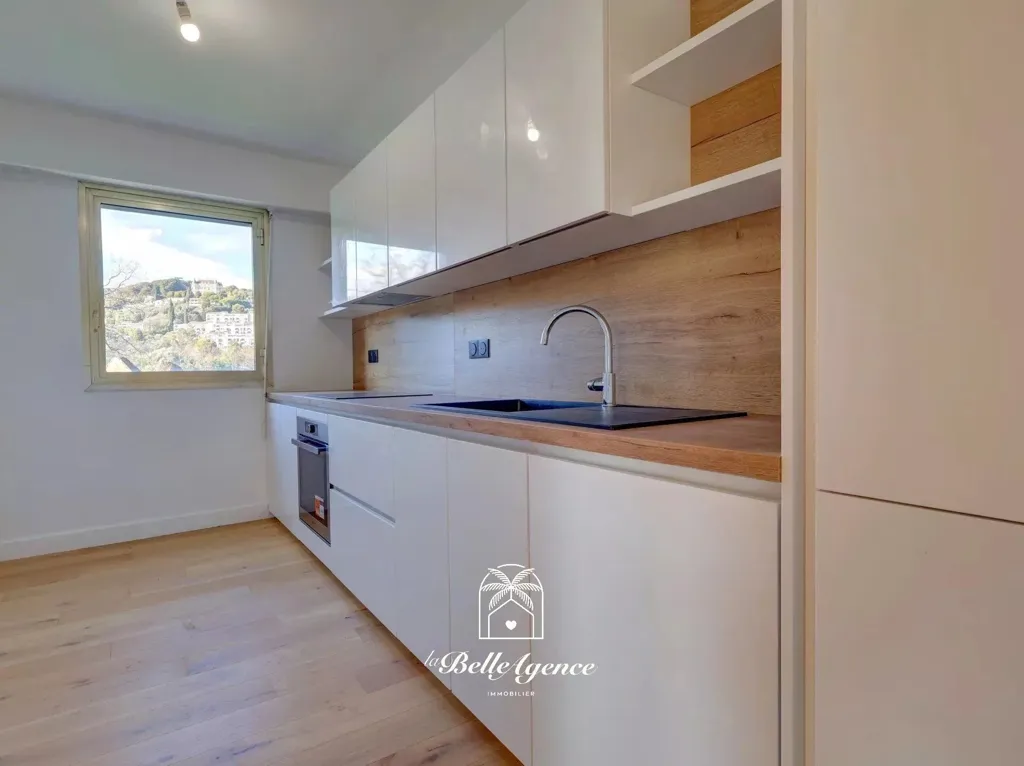 Kitchen - 3-Bed Apartment with Terrace in Nice Cimiez