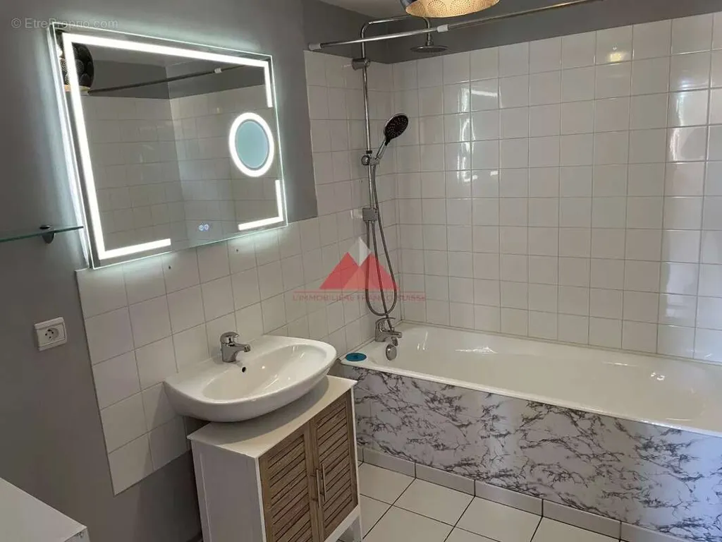 Salles de bain - Appartement Lumineux en Centre Village à Longchaumois