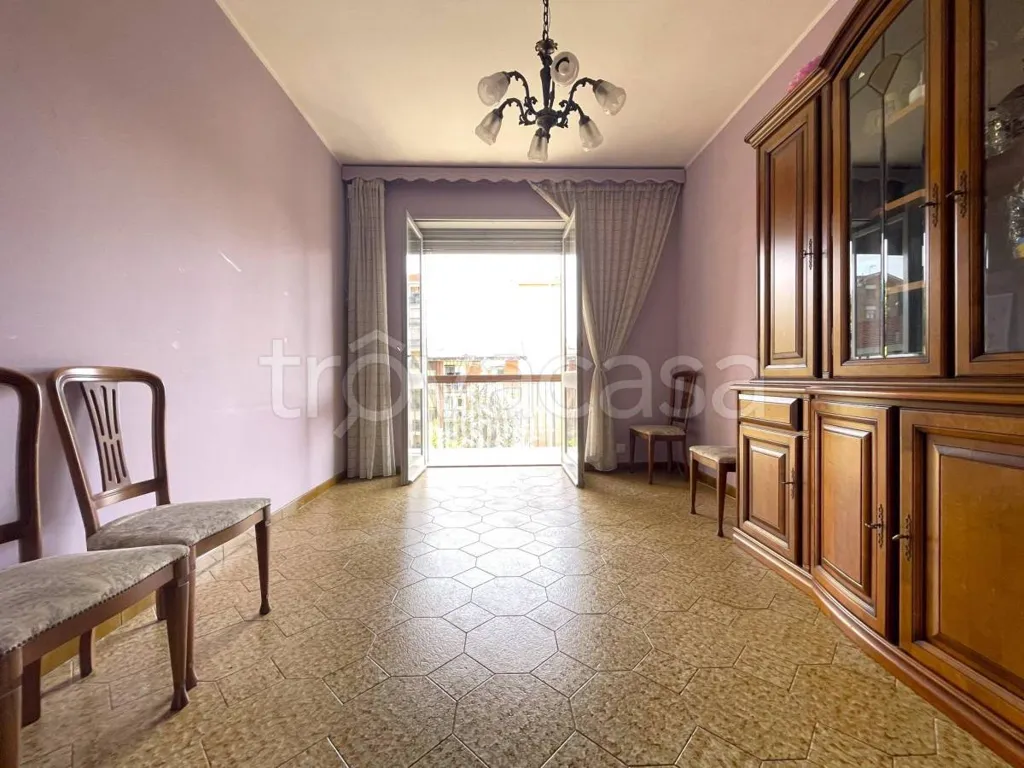 Salle à manger - Spacious 3-Bedroom Apartment in Settimo Torinese