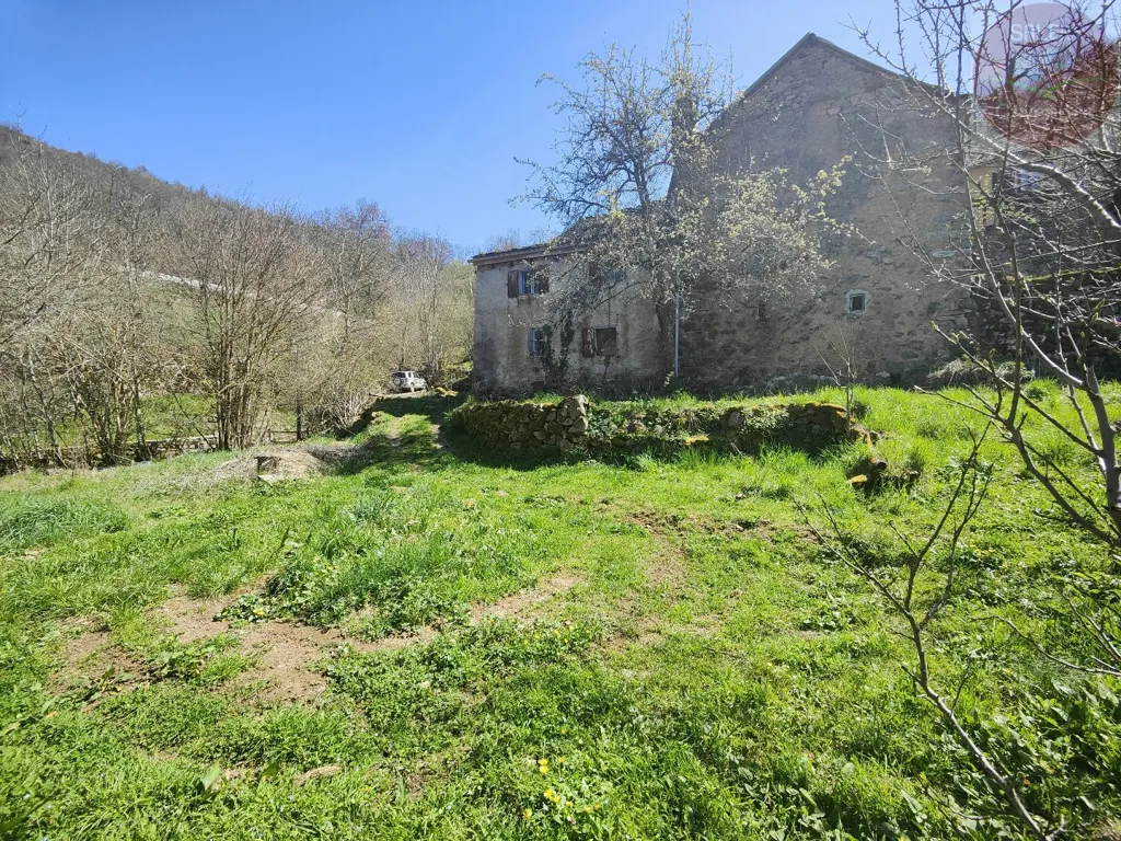 Extérieur - Ferme à Rénover avec Terrain à Ispagnac