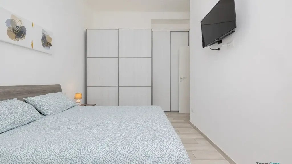 Chambres - Brightly Laid-out Flat with Balcony in Milan