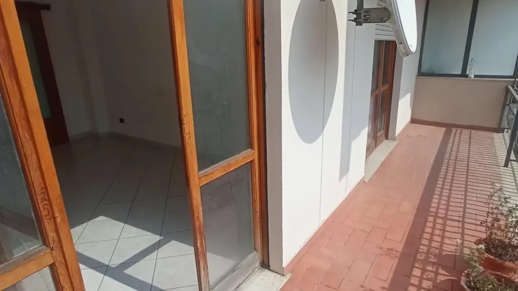 Balcon - 4-Bedroom Apartment with Balcony in Empoli