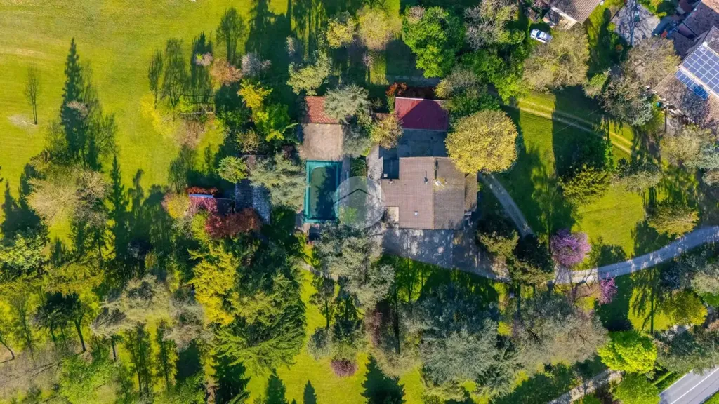 Õhuvaade - Villa with Pool near Parma