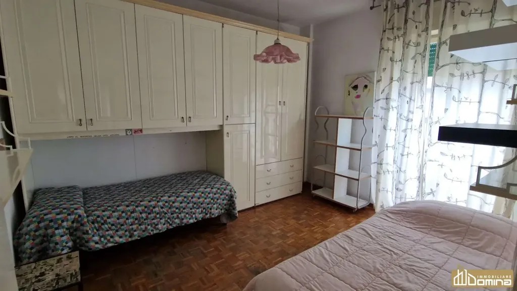 Chambres - Apartment with Triple Exposure in Bocconi, Ancona
