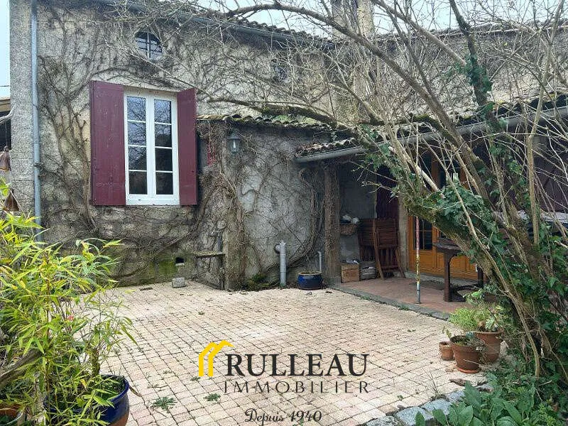 Aed - Charming Stone House with Garden in St-André-de-Cubzac